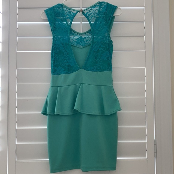 Dress - Picture 2 of 4